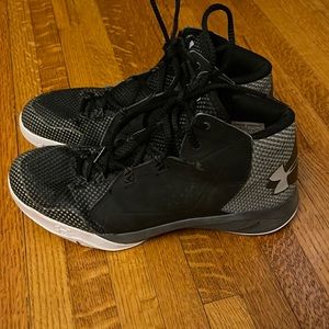 Under Armour mens basketball shoes
